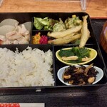 万両 - おばんざいのお弁当