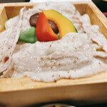 弐屋 - 旬野菜と豚の蒸籠蒸し