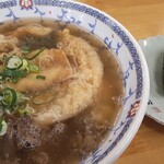 山ちゃん - スペシャルうどん（850円）とおにぎり（100円）