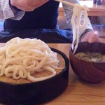 粉家 - お座敷で鶏塩つけ汁うどん