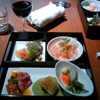 フレンチレストラン にき亭 そごう横浜店 - お弁当とワイン、ワインはフランスでもスペインの近くのだそうで、イタリアっぽくておいしい