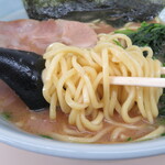 横浜家系ラーメン 田中 - 麺