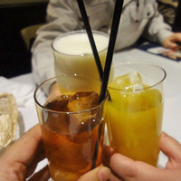 Szechwan Cuisine & Wine 四川料理 御馥 中之島ダイビル店 - △ちゃんは、公用で少し遅れるらしい。　３人で、１回目のかんぱ～い。