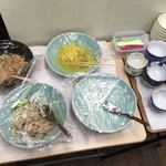 みやびうどん - 無料お惣菜コーナーもありますよ