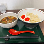 中華そば まる乃 - つけ麺900円　大盛り100円　　　　　　　　　　　肉増し＋味玉300円