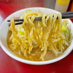 ラーメン二郎 - 基本に忠実で、スープも麺も比較的三田の本店に近い感じです