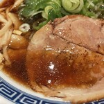 大志軒 - 本丸醤油麺のスープ