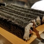 出羽鮨 - 細巻。