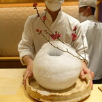 銀座 しのはら - 氷の塊