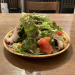 カッチャル バッチャル - タコとひよこ豆のサラダ。