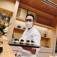 北浜鮨やまの - 気さくで粋な大将