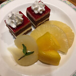 鳴子ホテル - スイーツの時間になりました。