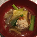 鳴子ホテル - ちゃんこ鍋。汁。野菜の甘味が。つみれがふわふわで美味い。