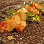 IL TEATRINO DA SALONE - 帆立とフォアグラ　アッフミカート：燻製したフォアグラと帆立貝、白バルサミコ酢と苺のソースで1