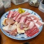 Yakiniku Koubai - 牛カルビ・豚バラ。みつせ鶏もも