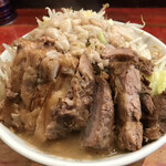 ラーメン二郎 - 小ラーメン・豚ダブル。にんにくマシマシ・脂。