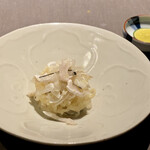 茶禅華 - 遠江海蜇：くらげとふぐ皮の冷菜