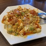 ドラゴンレッドリバー - アボカドトマト豆腐スパイシーサラダ￥968