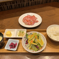 松庵 韓菜房 栄大津通店 - カルビ御膳
