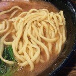 家系ラーメン クックら - 王道家の中太麺。
