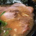 家系ラーメン クックら - チャーシューはデフォで2種類。