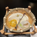 Ichimon - 金箔付きのお豆腐はお塩で。