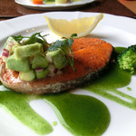 手打ち蕎麦とフレンチの やな木 - ＜2013年1月＞銀鮭のポワレ、アボガドサルサ添え、ブロッコリーと緑野菜のソース