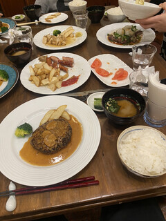 Morimori Tei - 這樣的食桌充滿了森森的風景