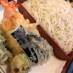 更科 - 料理写真:天ぷら付きさらしな大盛¥2000-