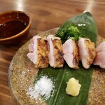 CHIKICHIKI - 二品目。絶妙な火入れのもものタタキ。旨すぎる。