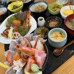 katsugyoranchisemmontemminoru - この日おすすめの海鮮丼とのどぐろ煮付けのセット