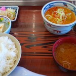 もつ煮屋 日の出食堂 - もつ煮定食