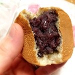 エビスヤ小松商店 - 粒あん。綺麗な粒が揃うてます。甘さ控えめです。