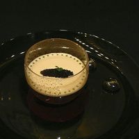 ガストロノミー ジョエル・ロブション - 【キャビア 雲丹と共に甲殻類のコンソメゼリー なめらかなカリフラワーのクレーム】★
                2013/1