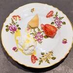 三和 - ブラッターチーズ、レクチェ、とまと