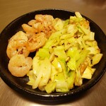 Okonomiyaki Senya - 焼物(海老とキャベツ)