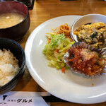 洋食のグルメ - 牡蠣のソテーとカツ煮 980円