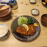 とんかつ 栄 - 料理写真:特上とんかつ定食
