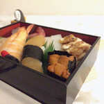 寿司　とし - 昆布締めの風味と
特徴的な江戸前のネタ