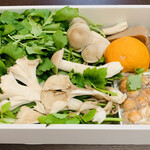 比良山荘 - ・野菜盛合せ 
      （セリ、クレソン、ネギ、天然なめこ、天然舞茸）