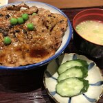 やきとん 大喜利 - 豚丼定食・大（600円）