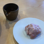 飯田商店 - 昆布水と薄切りチャーシュー