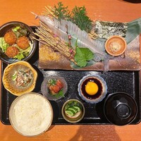 寅八商店 心斎橋店 - 御膳はコロッケと小鉢。お漬物味噌汁、ご飯付き