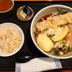 金刀比羅 うどん - かやくご飯、ちく玉天ぶっかけ(冷)