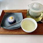 Cafe 椿 - お茶セット（『雪の日』と柚子緑茶）