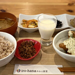 iro-hana かふぇ食堂 - チキン南蛮定食