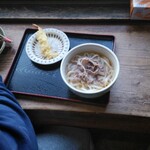 うどんの穂 - 肉うどん、えびの天ぷら