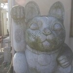 青竹手打ラーメン 日向屋 - お店前の招き猫