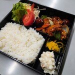 福来軒 - 令和4年2月
本日のサービスランチ
酢豚＋肉団子＋サラダ＋ご飯＋スープ 690円