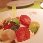 ArzonieITALIA - 昨夜食べたディナーコース。赤、緑、黄色、三種のトマトがあま〜くて絶品！